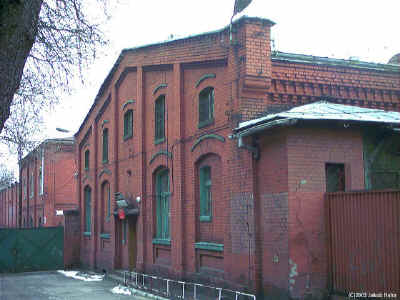 budynek zarządu warsztatów 03.03.jpg (62110 bytes)